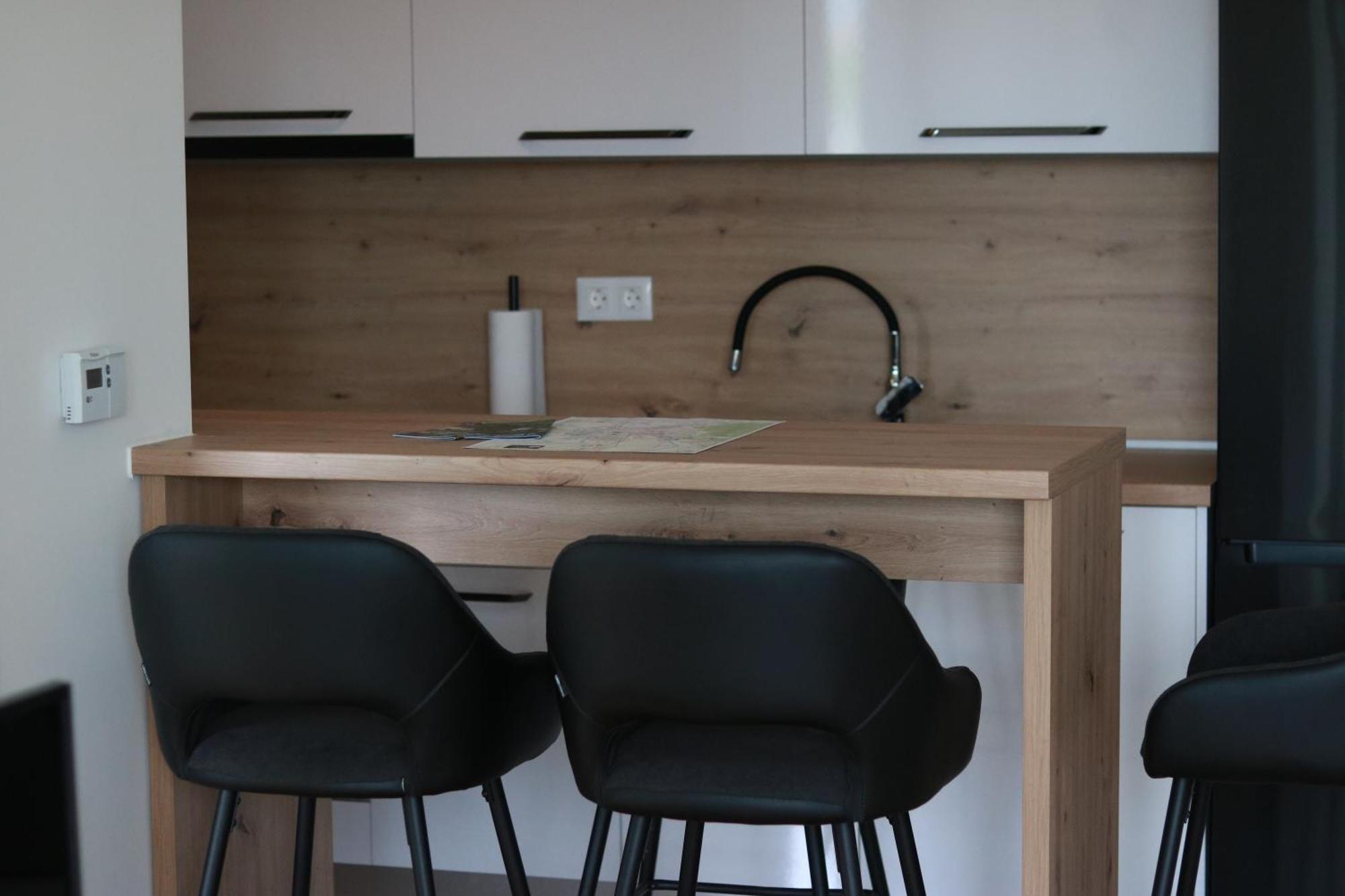 Apartment Queen Карловац Екстериор снимка